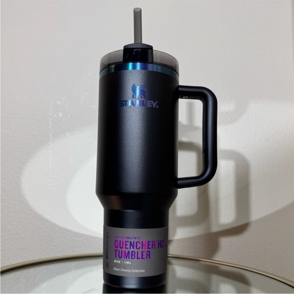 New Stanley Black Chroma 40 oz Quencher H2.O Flowstate Tumbler